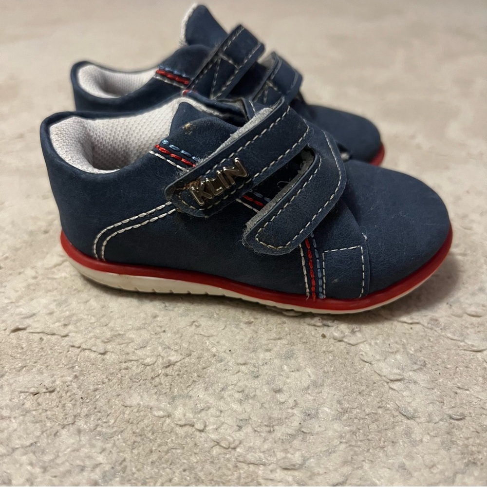 Klin Kids Blue No Tie Shoes Size 4 1/2
